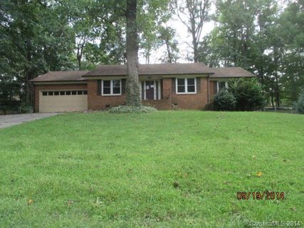 211 Hillcrest Drive
