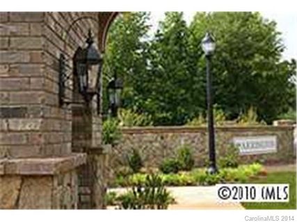 2449 Sommerton Glen
