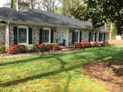 3224 Allenwood Road sold home in East Providence Estates, Charlotte, NC