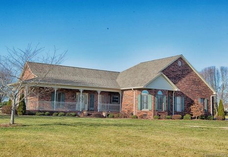 107 Dobbs Drive 9