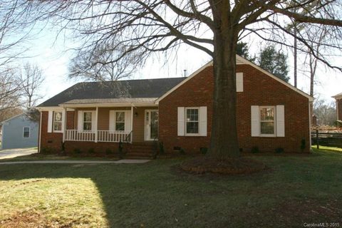 8216 Charles Crawford Drive sold home in Norcroft, Charlotte, NC