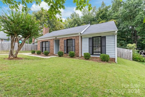 8611 Mission Hills Road sold home in Old Oaks, Charlotte, NC