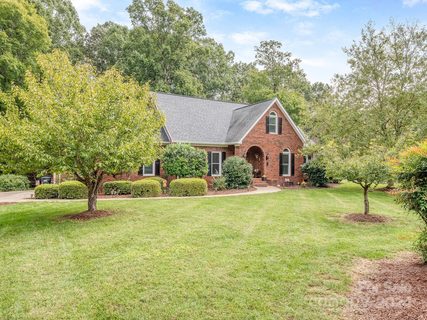 7018 High Oaks Drive sold home in Lake Providence, Weddington, NC