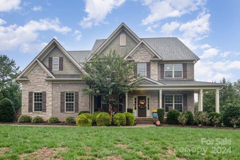 8127 Caliterra Drive sold home in Irongate, Charlotte, NC