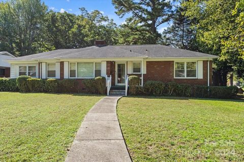 1736 Woodland Drive