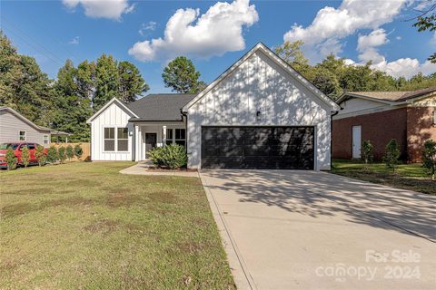 6733 Ellendale Drive sold home in Springfield, Charlotte, NC