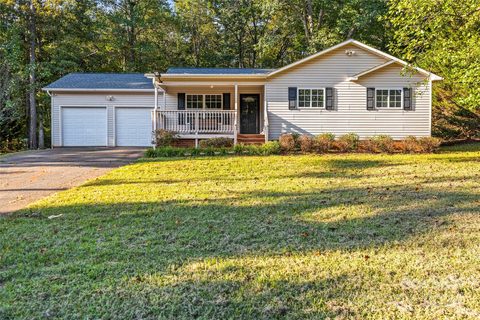 1886 Red Berry Lane sold home in Strawberry Fields, Conover, NC