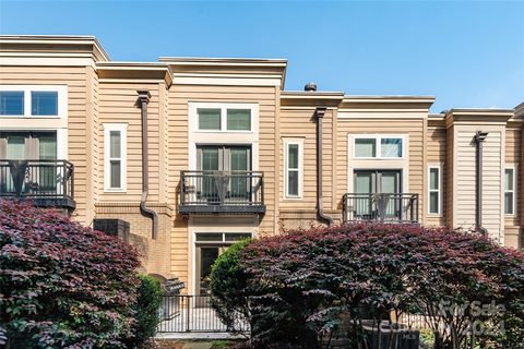 239 N Dotger Avenue F4