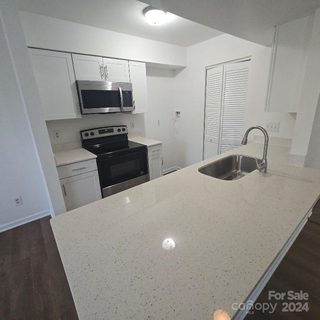 11030 Cedar View Road sold condo in Carmel Village II, Charlotte, NC