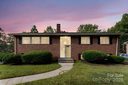 3327 Deerwood Drive sold home in Gastonia, SC