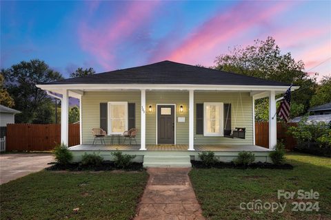 389 Woodlawn Street sold home in Goshen Woods, Belmont, NC