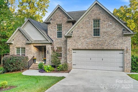 7279 Aldwych Lane sold home in Windsor Forest, Denver, NC