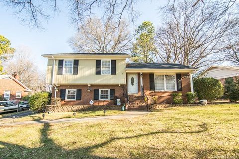 2009 Bentley Place sold home in Country Club, Charlotte, NC