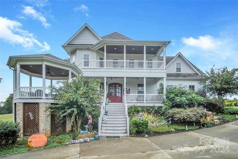 110 Muirfield Drive