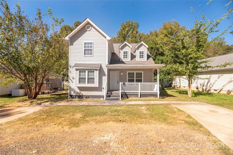 2668 Old Steele Creek Road sold home in Mayfair, Charlotte, NC