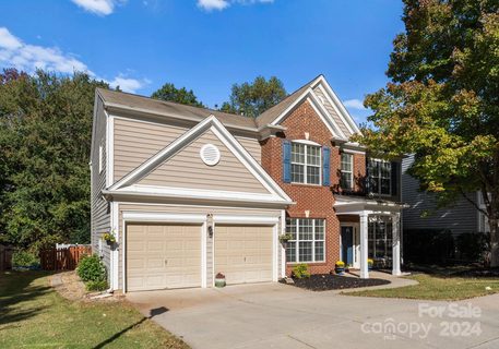 18124 Harbor Mist Road sold home in Victoria Bay, Cornelius, NC