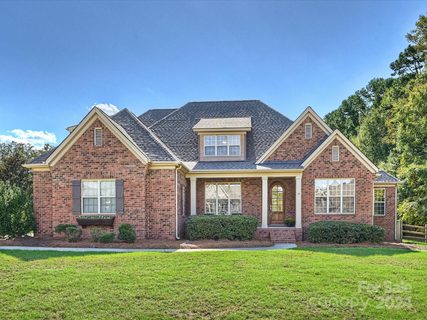 1007 Twin Pines Drive