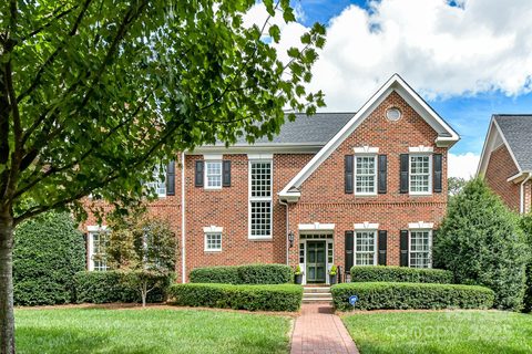 4813 Cambridge Crescent Drive sold home in Carmel Crescent, Charlotte, NC