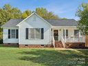 2366 Oxford Circle sold home in Lancaster, SC