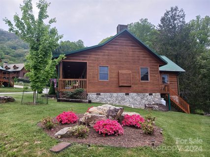 489 Panoramic Loop sold home in Crocketts Meadow, Maggie Valley, NC