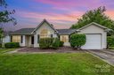 4575 Cochran Farm Road sold home in Concord, SC