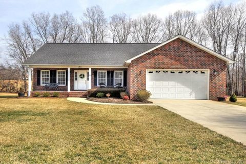 135 Seven Springs Loop