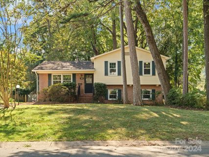 7007 Mapleridge Drive