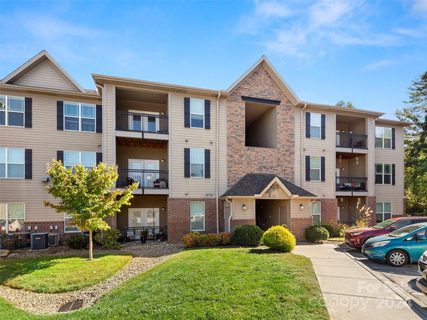 142 Brickton Village Circle 304