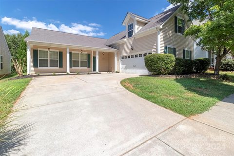 17228 Hampton Trace Road sold home in Caldwell Station, Huntersville, NC