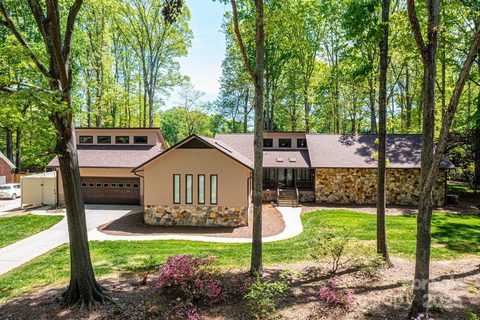 315 Camelot Drive