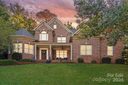 10900 Fox Hedge Road sold home in Matthews, SC