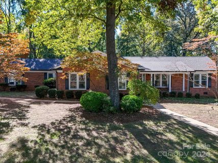 2219 Hearthstone Drive sold home in Hearthstone, Gastonia, NC