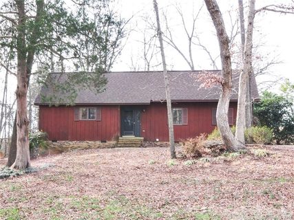203 Cobblestone Lane