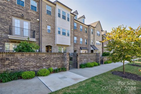 1332 E Woodlawn Road sold townhome in Townes at Montford Park, Charlotte, NC