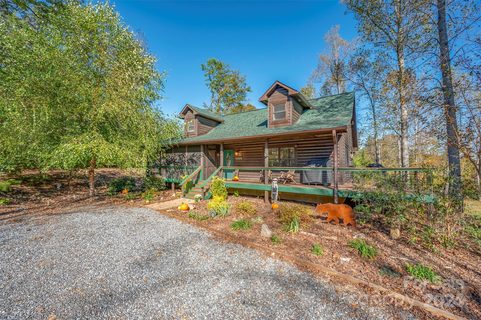 1261 Clearwater Parkway