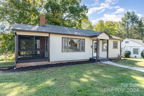 830 E Sharpe Street sold home in Country Club Estates, Statesville, NC