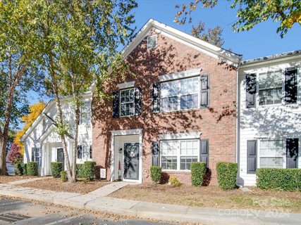 985 Heritage Parkway sold townhome in Sheffield Pointe, Fort Mill, SC