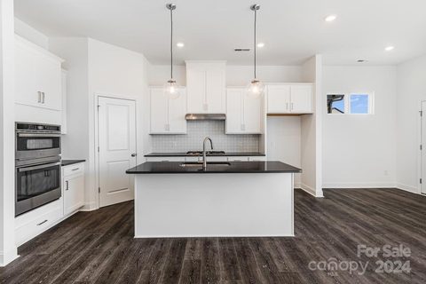 1156 Lost Cove Road