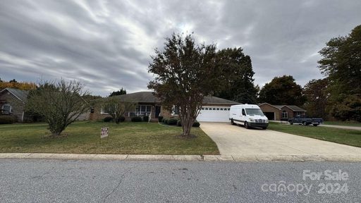5183 Olde School Drive sold home in Olde School Sub, Hickory, NC