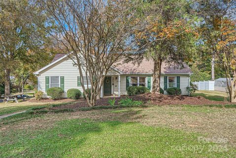 2624 Briar Ridge Drive sold home in Greenbriar, Charlotte, NC