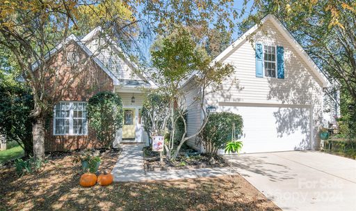 10034 Highlands Crossing Drive