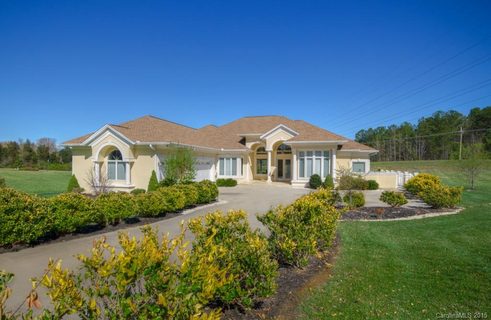 605 Turnberry Court