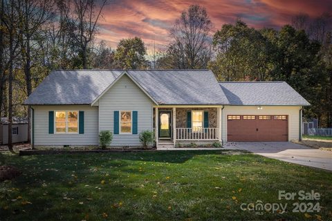 3781 Mattingly Drive sold home in Hidden Creek Estates, Hickory, NC