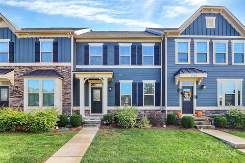2135 Birchside Drive sold home in Townes of Oakhurst, Charlotte, NC