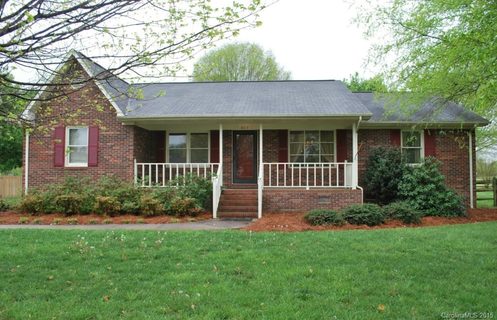 8619 Middleton Circle