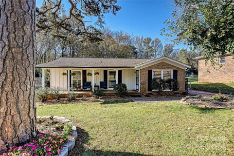 6925 Glenmoor Drive