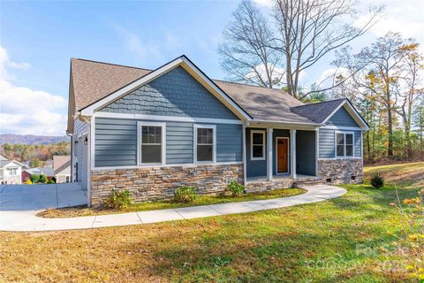 2637 Bowden Lane active home in Vista At Blacksmith Run, Hendersonville, NC