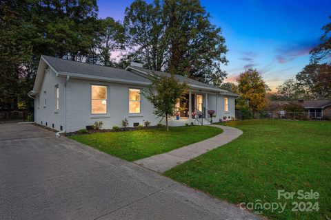 4331 Maypole Court sold home in Central Park, Charlotte, NC
