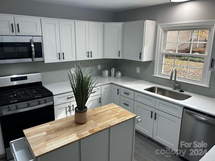 2649 Birchwood Drive sold home in Lakewood Forest, Gastonia, NC