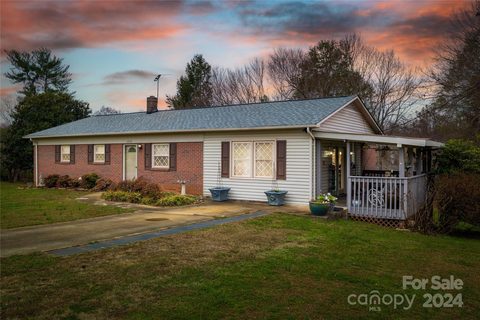 2559 Sweetbriar Circle sold home in Cloverdale, Lenoir, NC